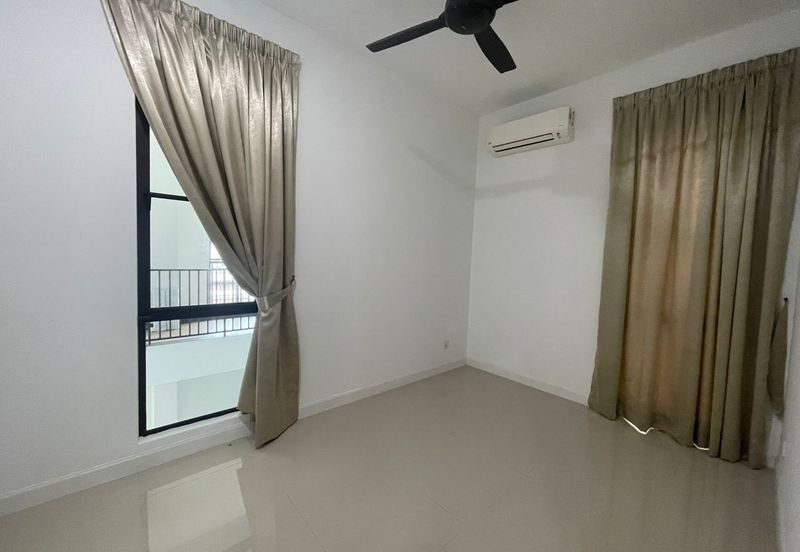 Isle of Kamares, Setia Eco Glades