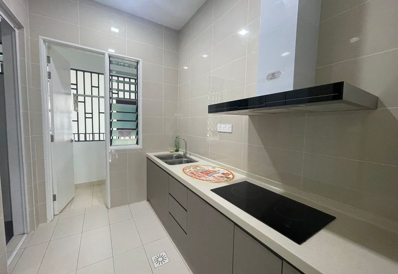 Isle of Kamares, Setia Eco Glades