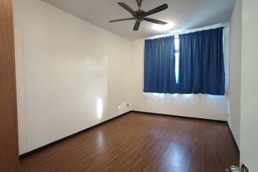 Summerglades, Perdana Lakeview West