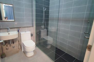 Summerglades, Perdana Lakeview West