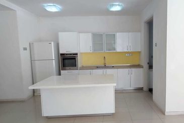 Summerglades, Perdana Lakeview West