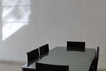 Summerglades, Perdana Lakeview West