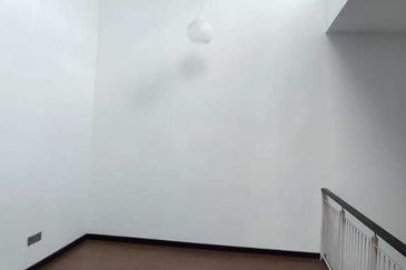 Summerglades, Perdana Lakeview West