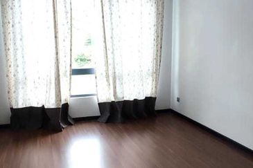 Summerglades, Perdana Lakeview West