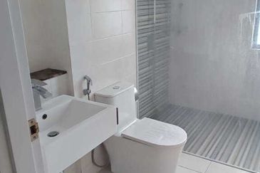 Summerglades, Perdana Lakeview West