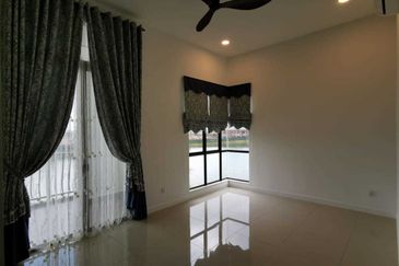 Isle of Kamares, Setia Eco Glades