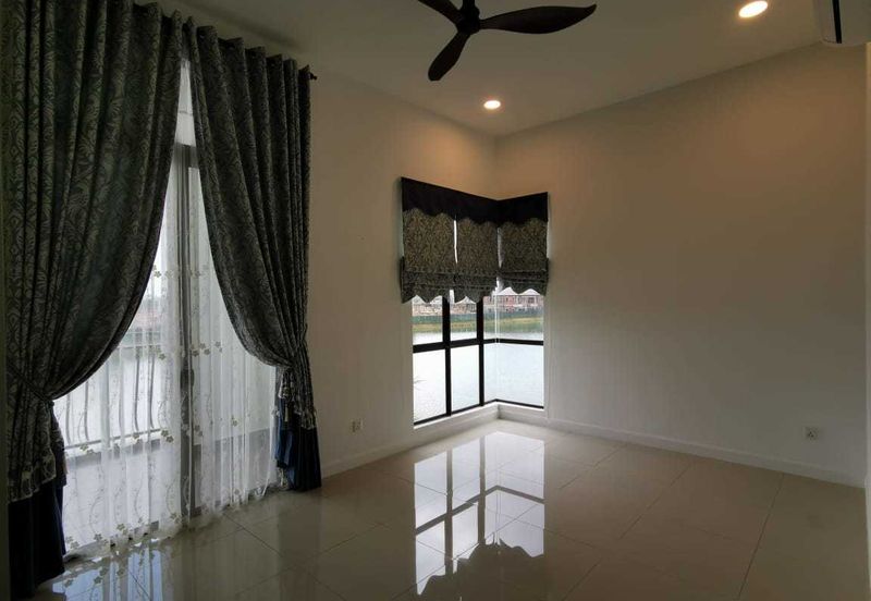 Isle of Kamares, Setia Eco Glades