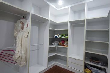 Summerglades, Perdana Lakeview West