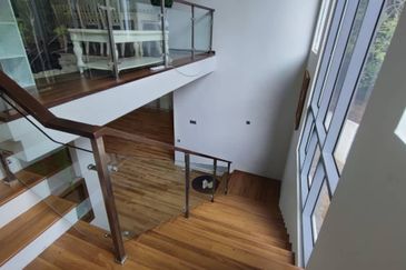 Summerglades, Perdana Lakeview West