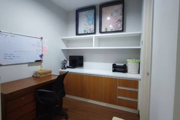 Summerglades, Perdana Lakeview West