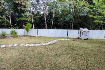 Summerglades, Perdana Lakeview West