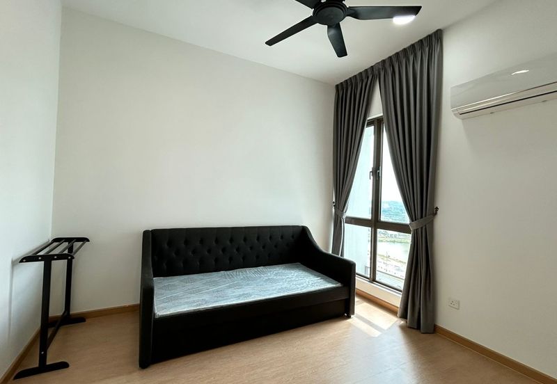 Lake Point Residence