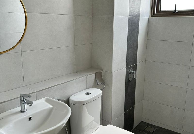 Lake Point Residence