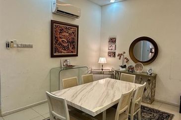 Summerglades, Perdana Lakeview West