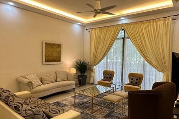 Summerglades, Perdana Lakeview West