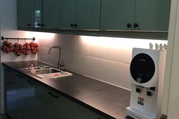 Summerglades, Perdana Lakeview West