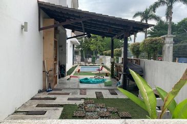 Summerglades, Perdana Lakeview West