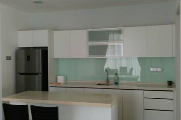 Summerglades, Perdana Lakeview West