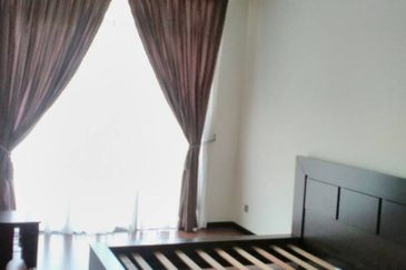 Summerglades, Perdana Lakeview West