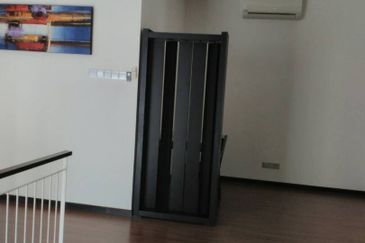 Summerglades, Perdana Lakeview West