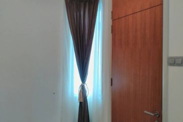 Summerglades, Perdana Lakeview West