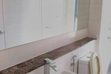 Summerglades, Perdana Lakeview West