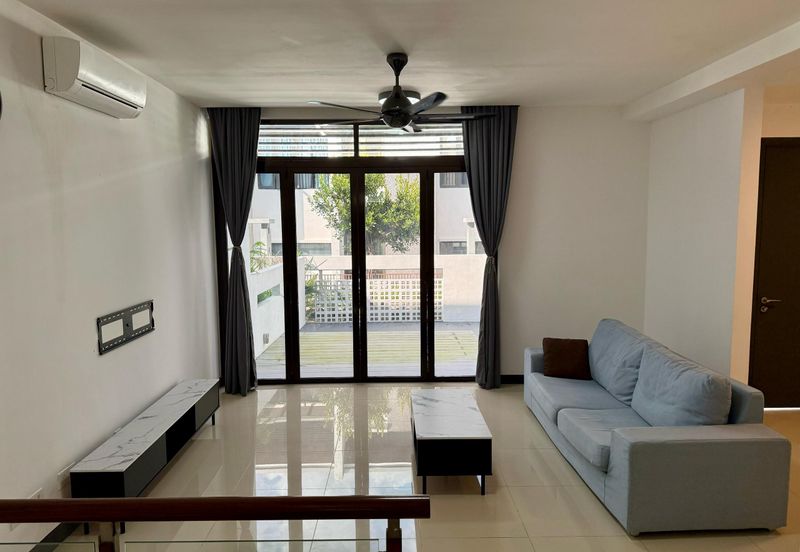 Mozart, Symphony Hills