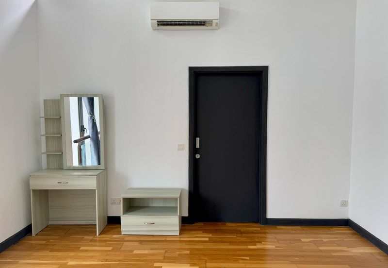 Mozart, Symphony Hills