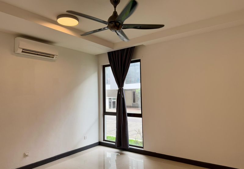 Mozart, Symphony Hills