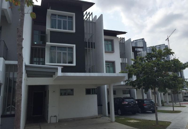 Symphony Hills Schubert