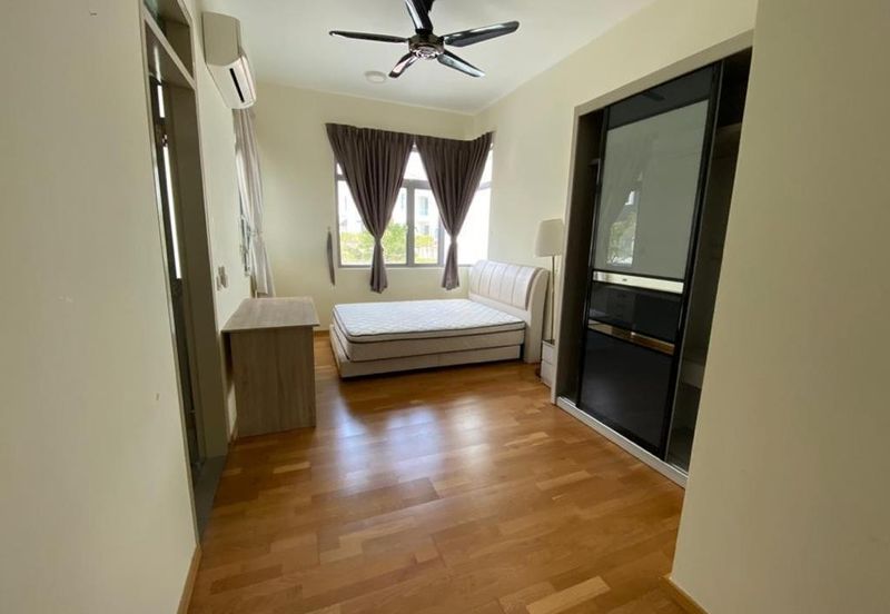 Symphony Hills Schubert