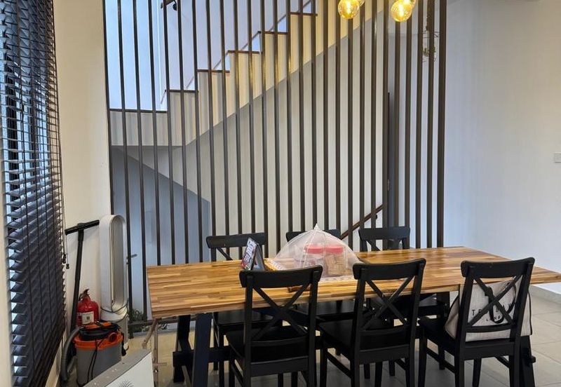 Full furnished Type B 4 rooms mulia for rent!