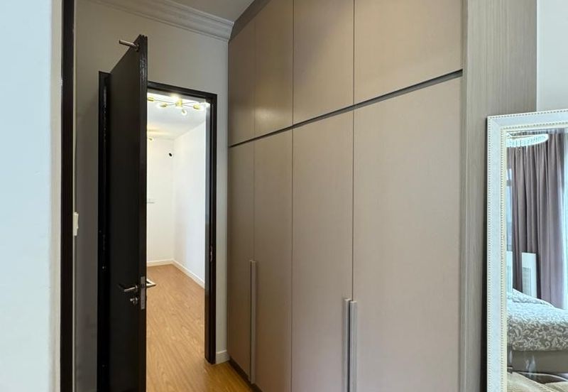 Full furnished Type B 4 rooms mulia for rent!