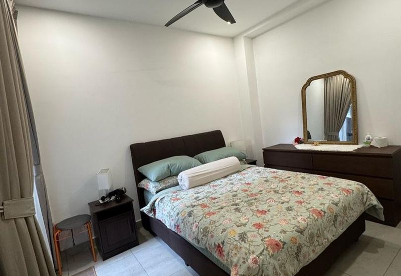 Full furnished Type B 4 rooms mulia for rent!