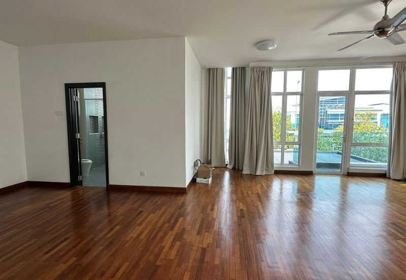 MYDiva, Perdana Lakeview East