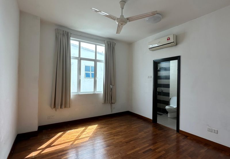 MYDiva, Perdana Lakeview East