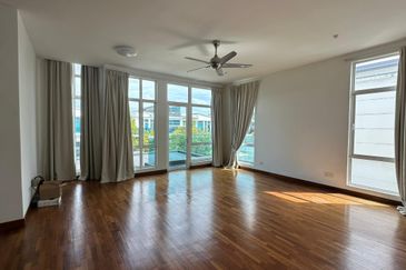 MYDiva, Perdana Lakeview East