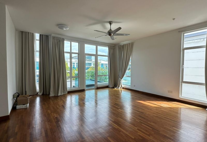 MYDiva, Perdana Lakeview East