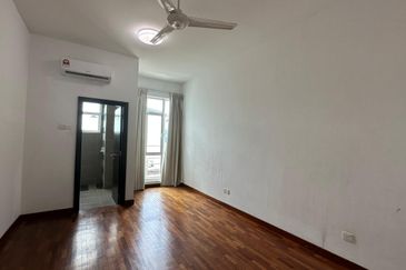 MYDiva, Perdana Lakeview East