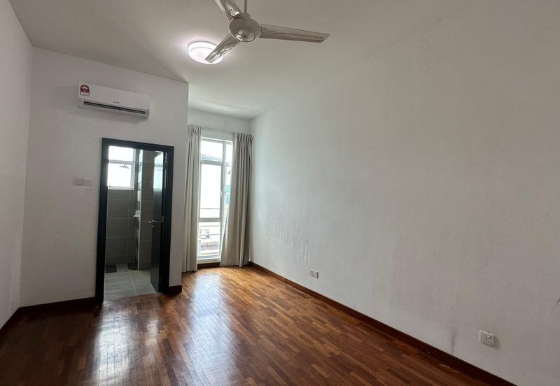 MYDiva, Perdana Lakeview East