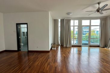 MYDiva, Perdana Lakeview East