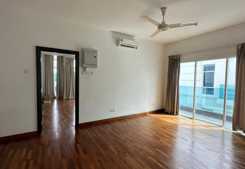 MYDiva, Perdana Lakeview East