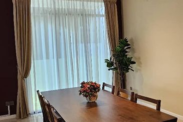 Summerglades, Perdana Lakeview West