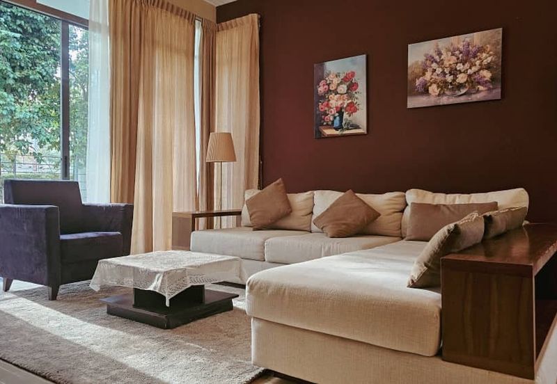 Summerglades, Perdana Lakeview West