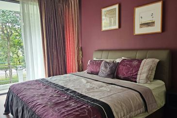 Summerglades, Perdana Lakeview West