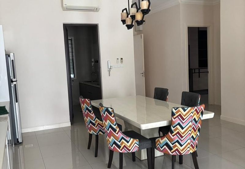 Isle of Kamares, Setia Eco Glades