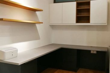 Lake Point Residence