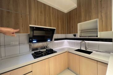 Lake Point Residence