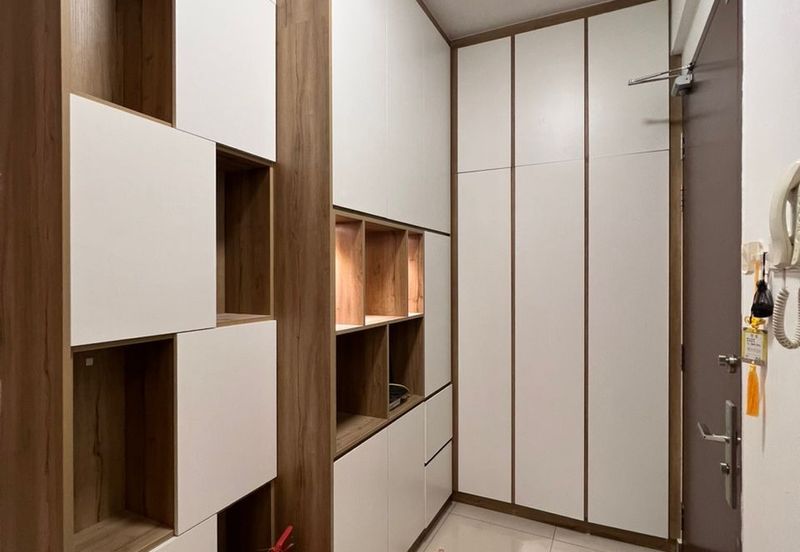 Lake Point Residence