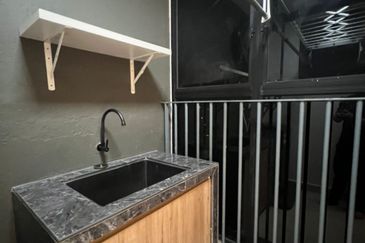 Lake Point Residence